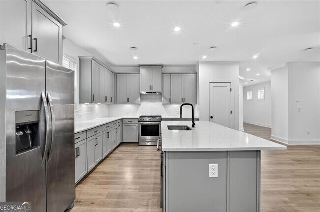 Building Photo - 608 Avondale Pk Cir