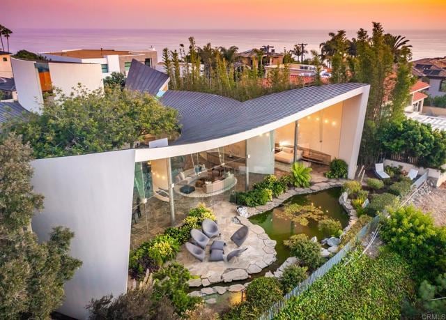 Building Photo - 724 Muirlands Vista Way