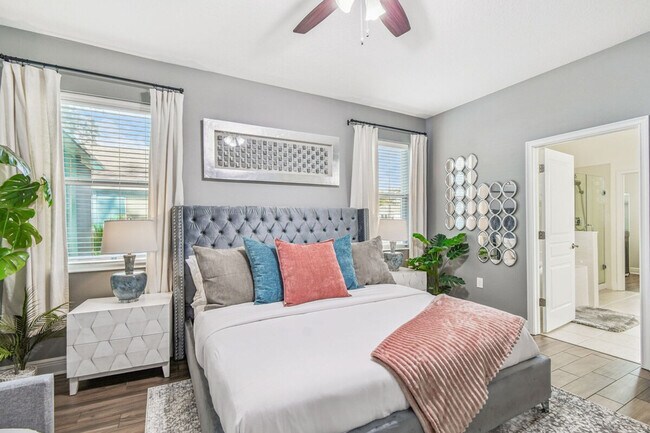 Building Photo - 109 W Hollywood St