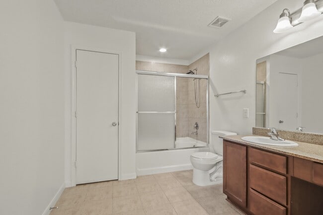 Building Photo - 1223 Grassy View Dr