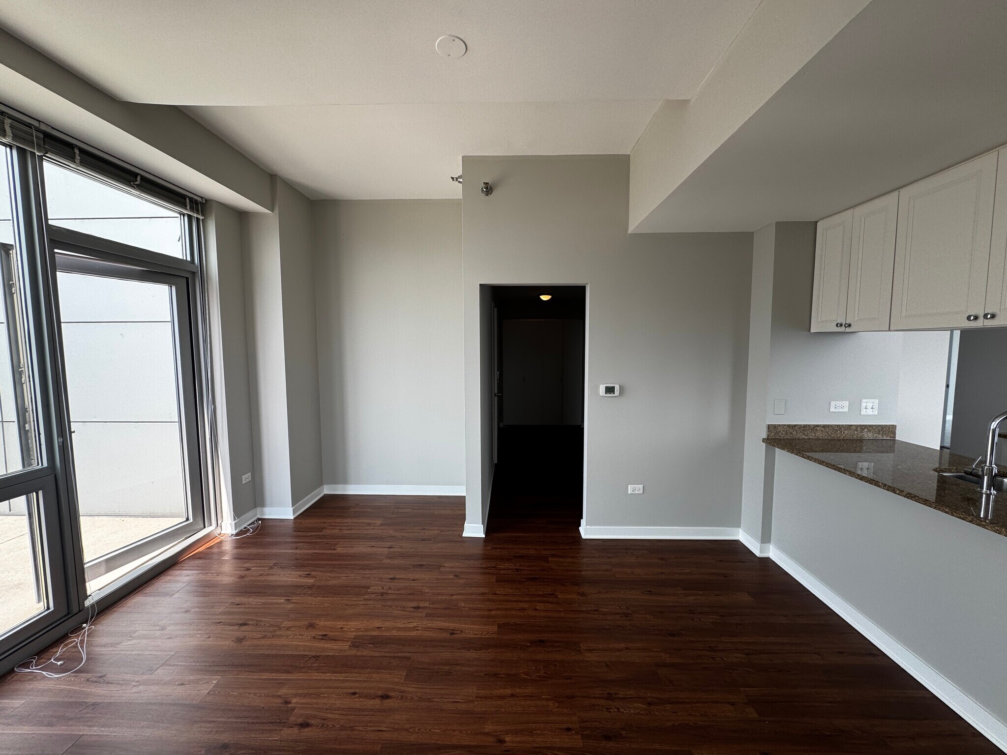 Building Photo - 732 S Clark St