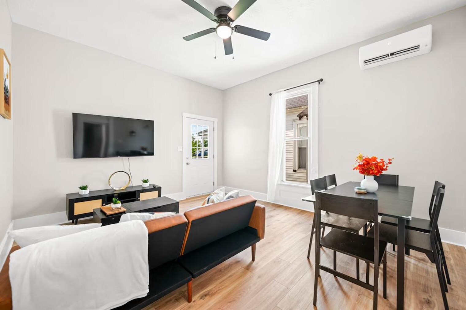 Building Photo - 639 Maple St