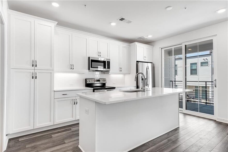 Building Photo - 501 Burton Dr