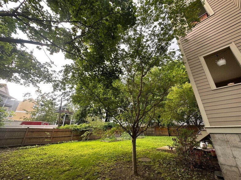 Building Photo - 22 Linden Ave