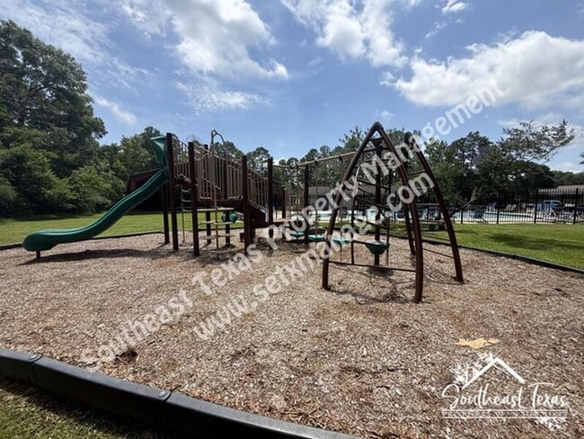 Building Photo - 6620 Forest Trail Cir