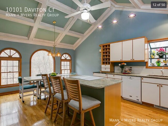 Building Photo - 10101 Daviton Ct