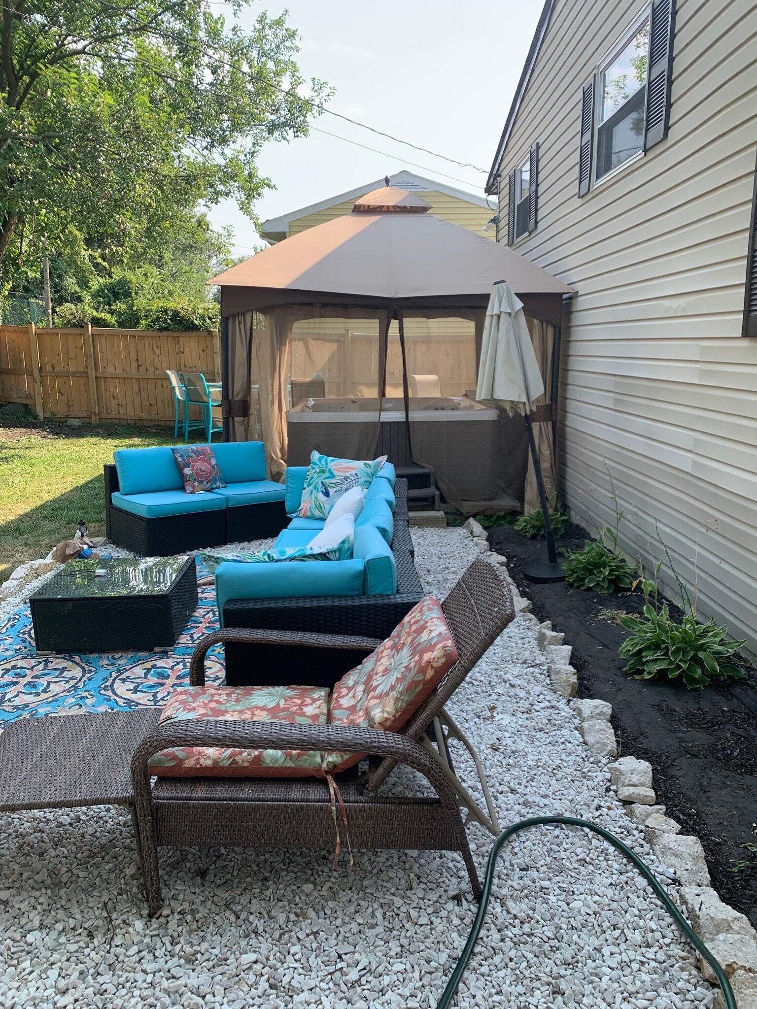 Patio - 3327 Essex Rd