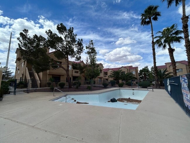 Building Photo - Charming condo in desirable West Las Vegas location