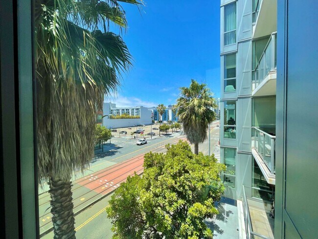 Building Photo - Luxurious Condo at Madrone w/Bay, City Views, Balcony, Pool, Parking, Storage -FULLY FURNISHED OP...