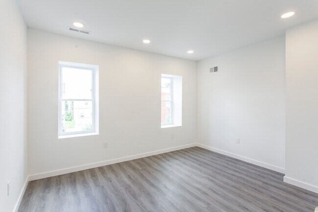 Building Photo - 2131 N 8th St