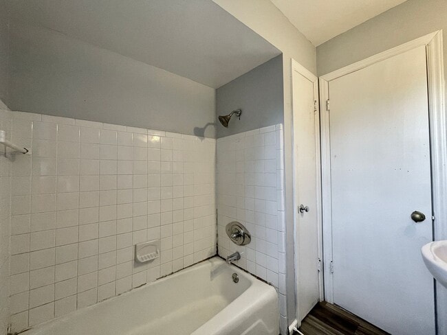 Building Photo - 1340 Blossom St SE