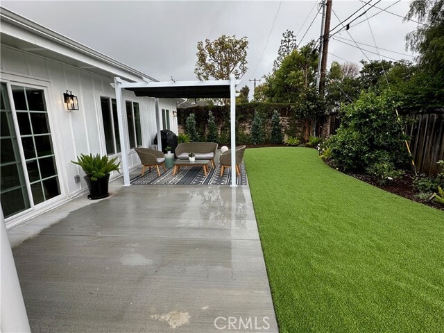 Building Photo - 1745 Paloma Dr