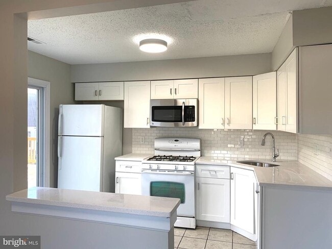 Building Photo - 27 Franklin Pl