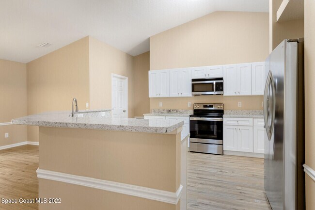 Building Photo - 163 Abello Rd SE