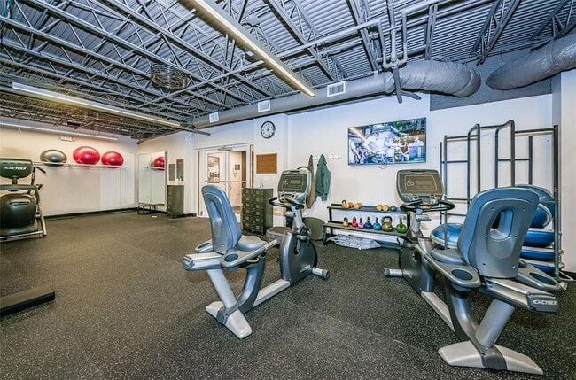 Building Photo - 1516 E Lake Woodlands Pkwy