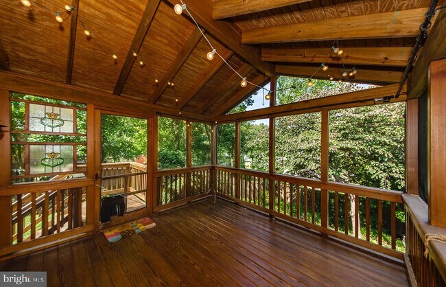 Building Photo - 628 Tazewell Rd NW