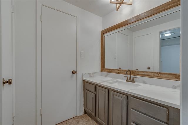 Building Photo - 8104 Lea Shore St