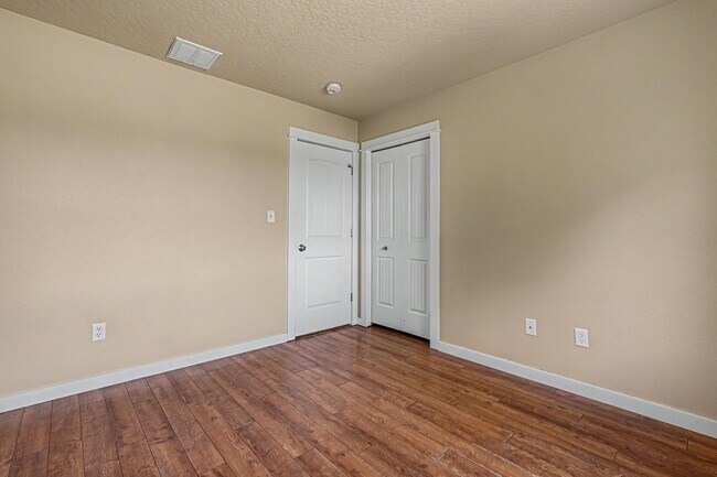 Building Photo - 18327 Buckeye Pl