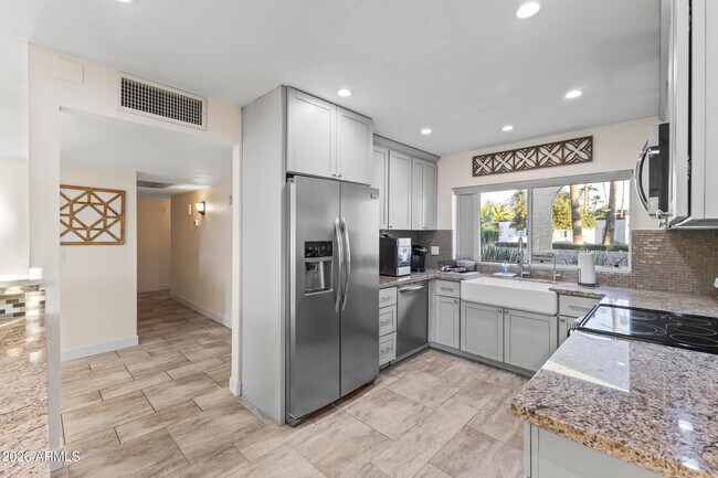 Building Photo - 5245 E Acoma Dr