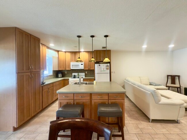 Primary Photo - 1177 S Drive Cir