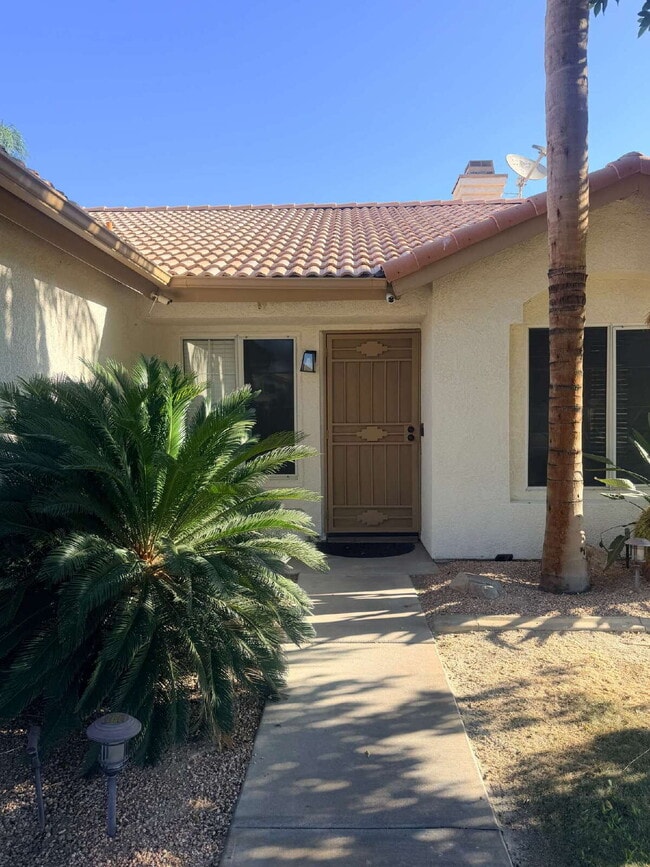 Building Photo - 3-Bedroom Home, Large backyard Move-in by Aug 1st for $500 Move-in Discount!
