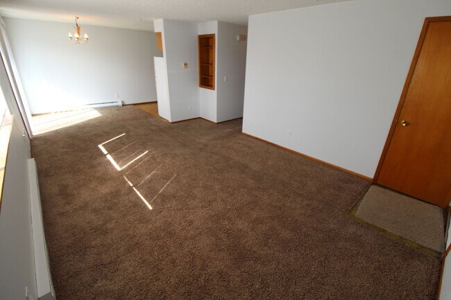 Building Photo - 1223 E Nora Ave