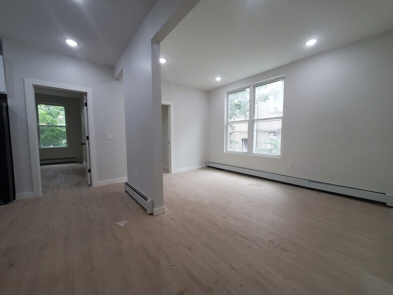 177 Van Nostrand Ave 1R - 174 Van Nostrand Ave