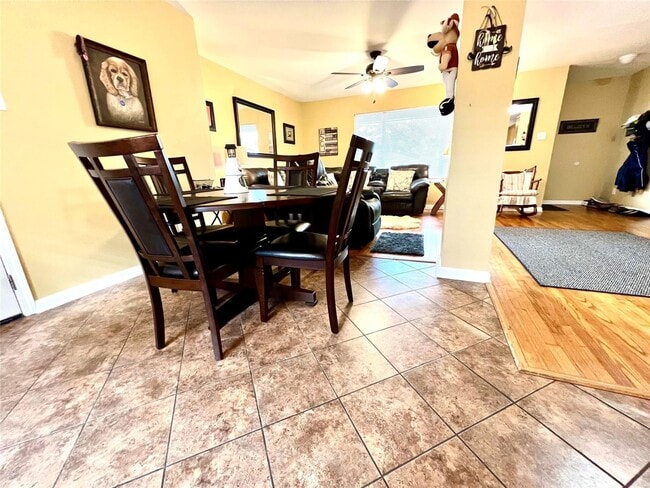 Building Photo - 1735 S Park