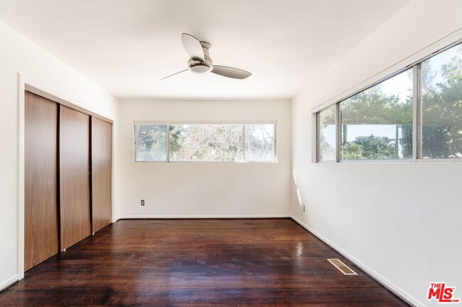 Building Photo - 2042 Sanborn Ave