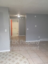 Building Photo - 471-473-473 N Goodman St
