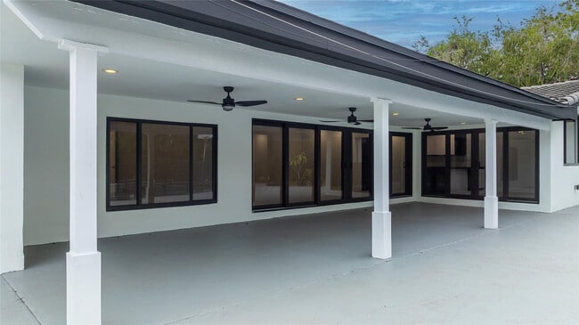 Building Photo - 13401 SW 83rd Ave