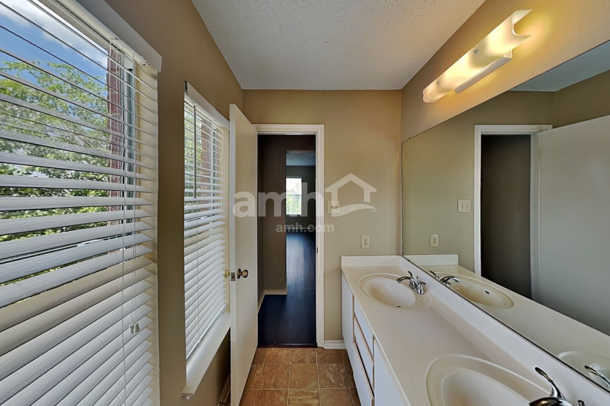 Building Photo - 7106 Raintree Forest