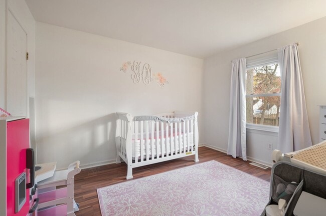 Building Photo - Central Newport News