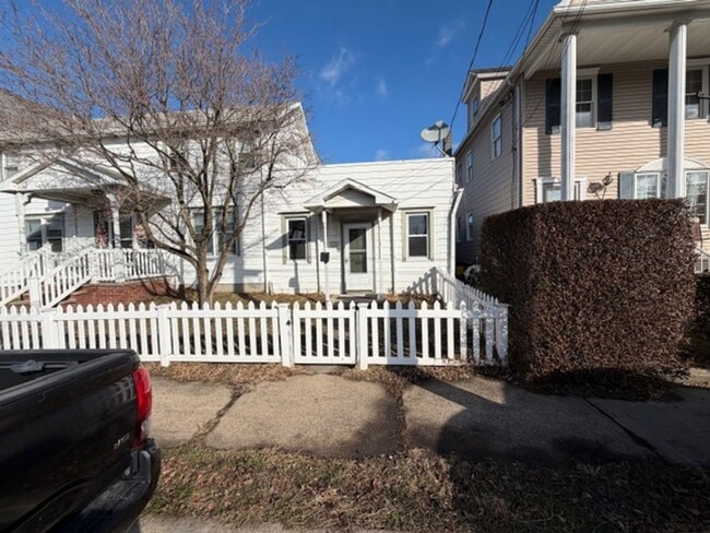 Building Photo - 1-bedroom in Hudson section of Plains
