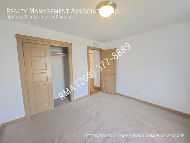 Building Photo - 6810 S Nordean Ave