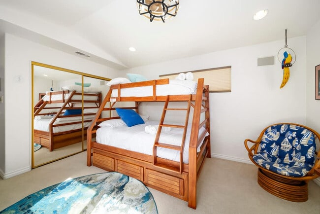 Building Photo - 3464 Carlsbad Blvd