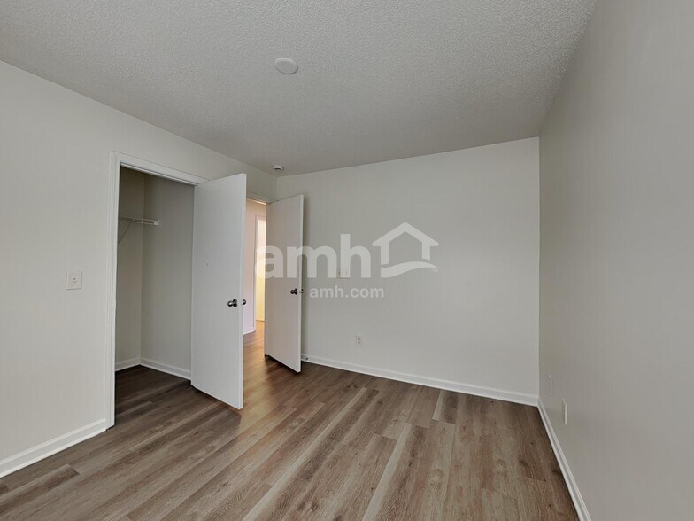 Building Photo - 6025 Namozine Ct