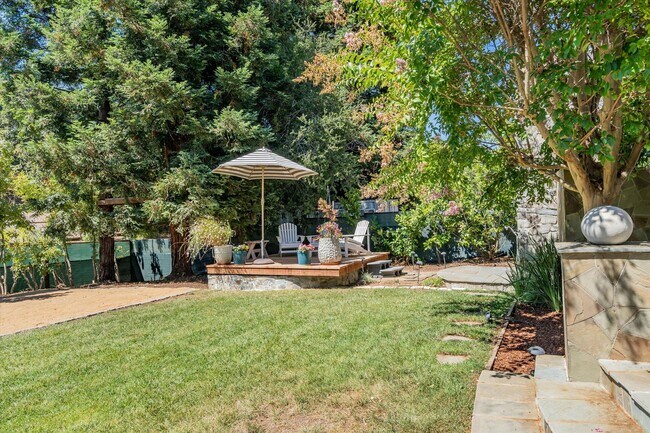 Building Photo - Stunning Los Altos Hills Estate