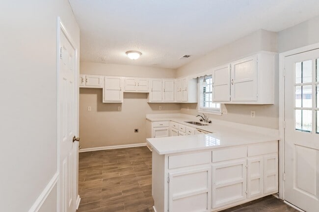 Building Photo - 4658 Limestone Ln
