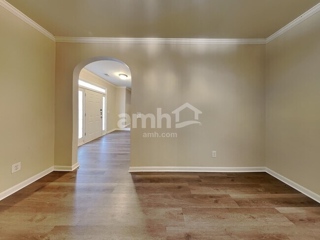 Building Photo - 1054 Falls Brooke Dr