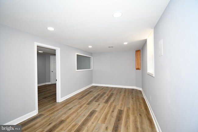 Building Photo - 1005 Woodsdale Rd