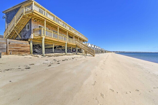 Building Photo - 352 Shore Rd