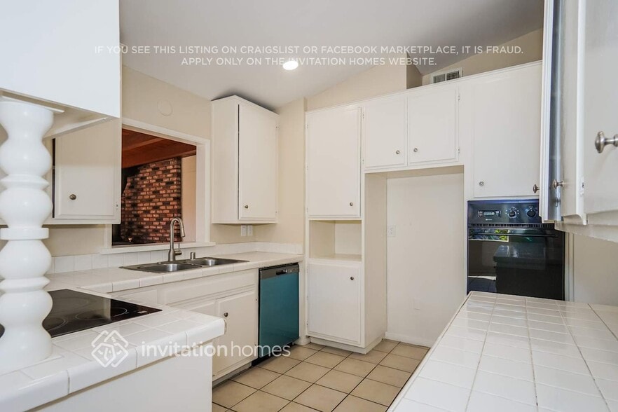 Building Photo - 1135 Erica St