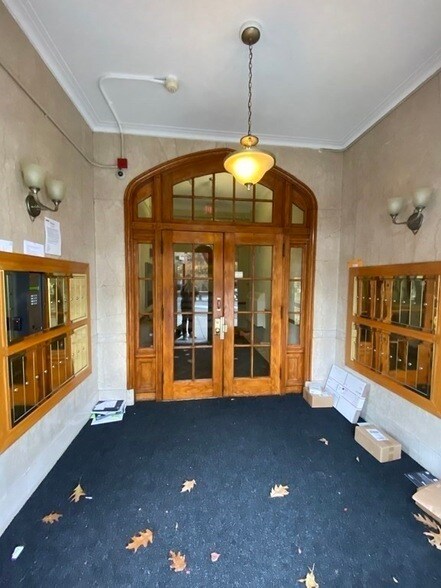 Building Photo - 1454 Beacon St