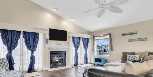 Building Photo - 104 Catherine Ln