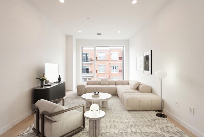 Building Photo - 425 3rd St