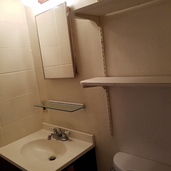 Building Photo - 12xx Lunalilo St