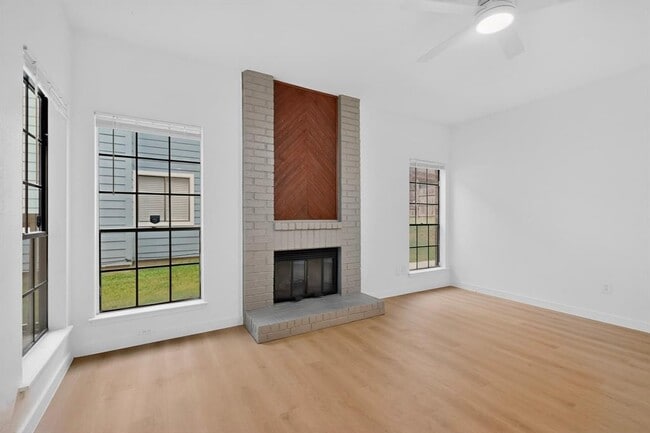 Building Photo - 11306 Nicole Cove