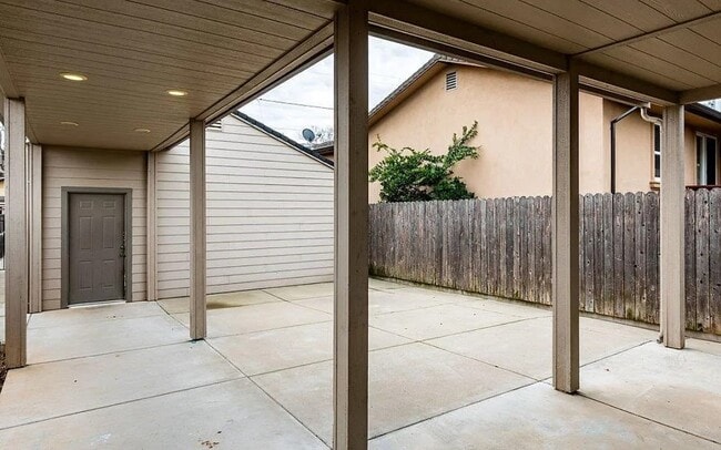 Building Photo - 4790 Fall St