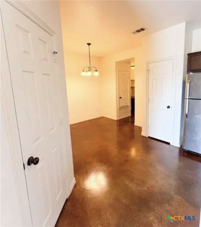 Building Photo - 614 B Karey Dr